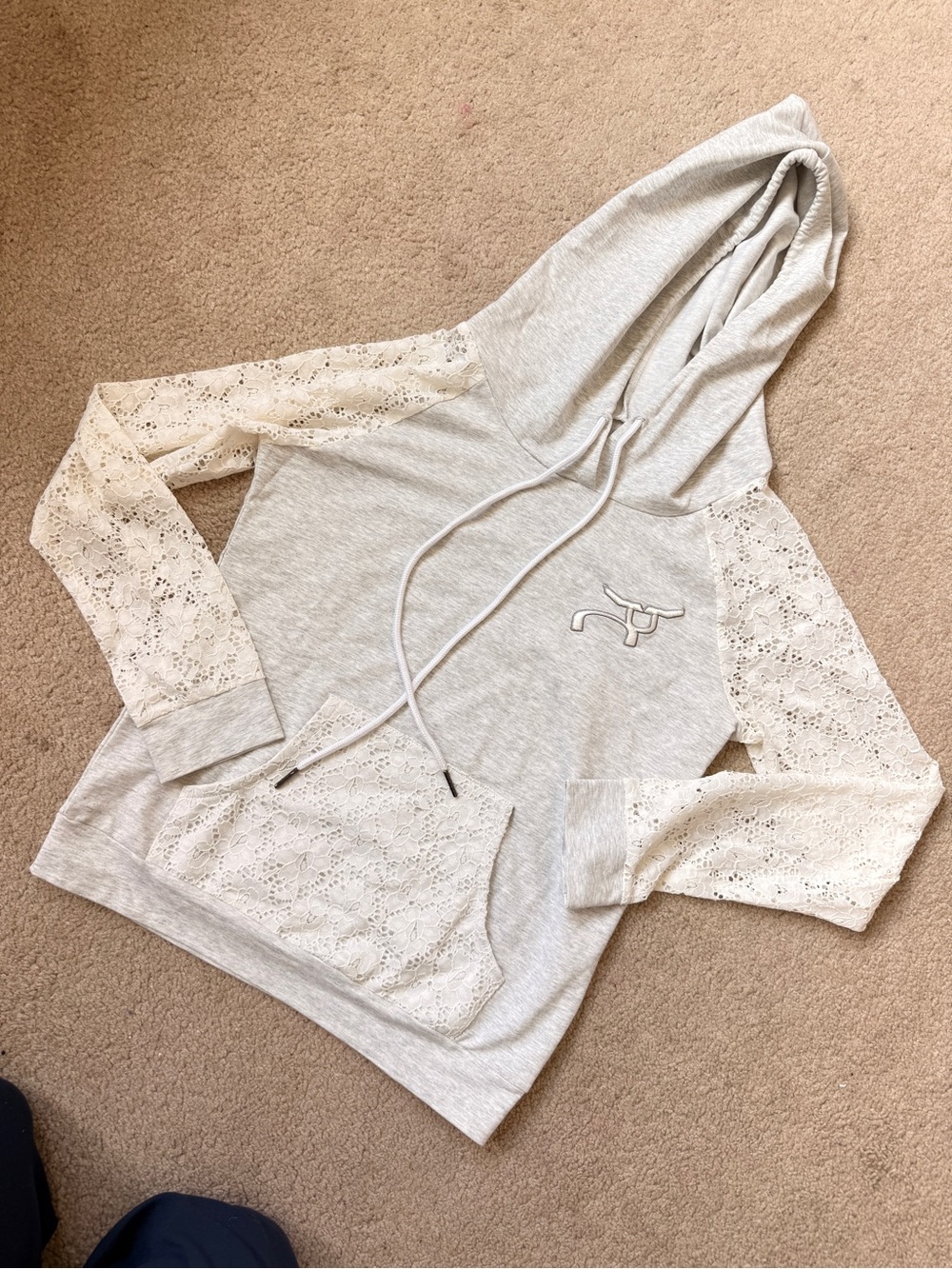 New Ropesmart Light Gray Lace-Sleeve Hoodie Sweatshirt - Women Small